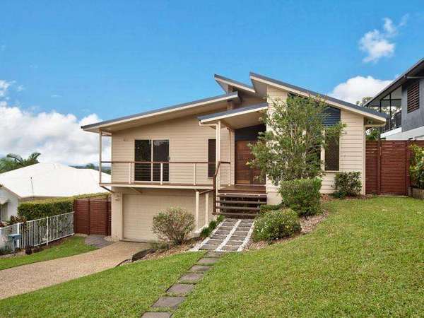 Forest Gardens – Executive Home with Views & Pool