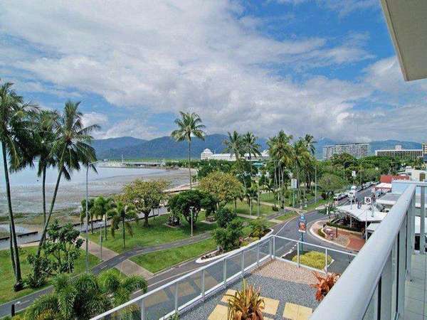 Ocean Views - 4th Level Apartment - Esplanade Frontage!!!!
