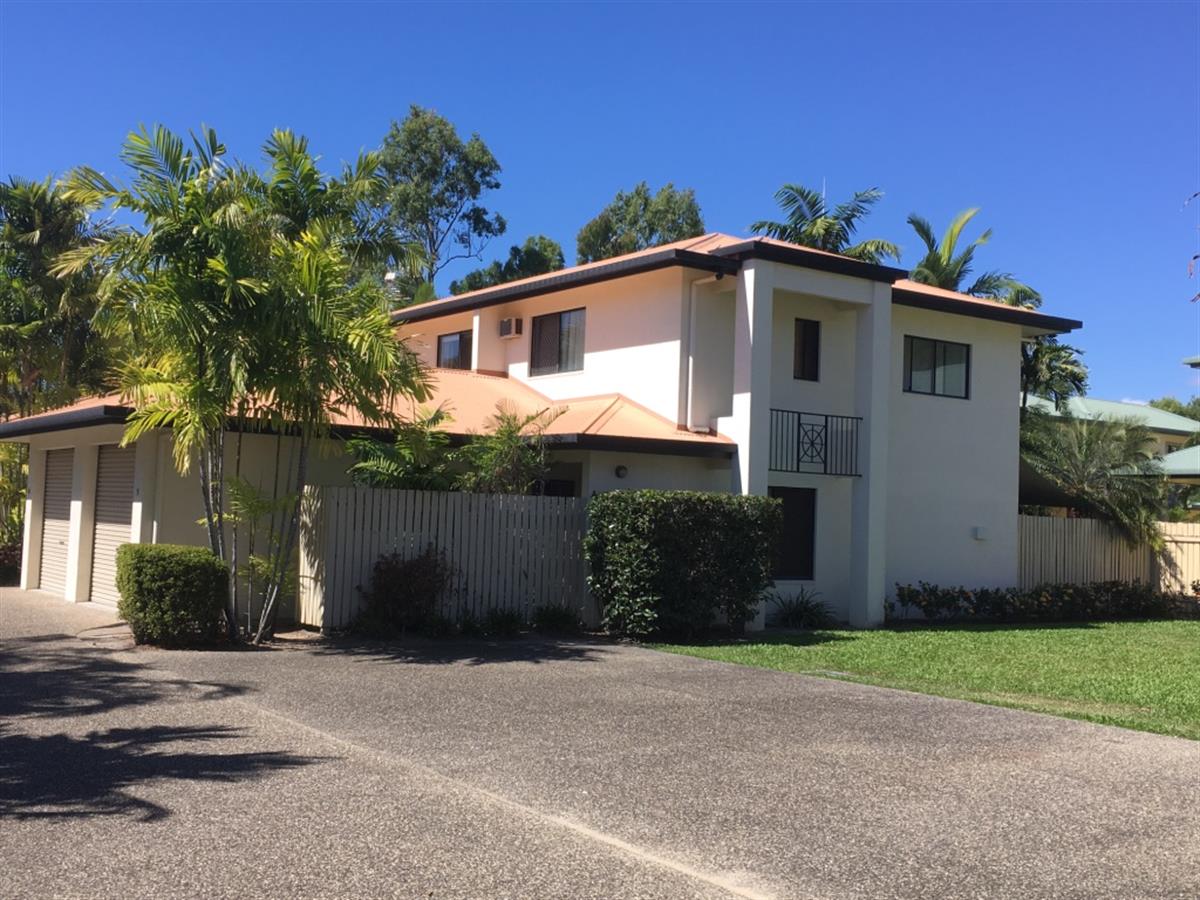PALM COVE TOWNHOUSE