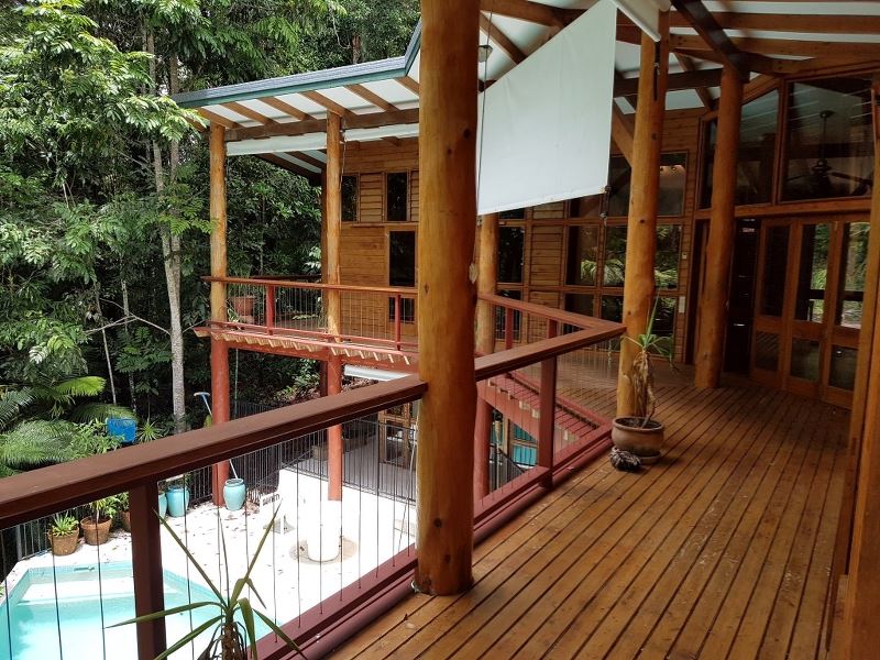 MULTI LEVEL POLE HOME